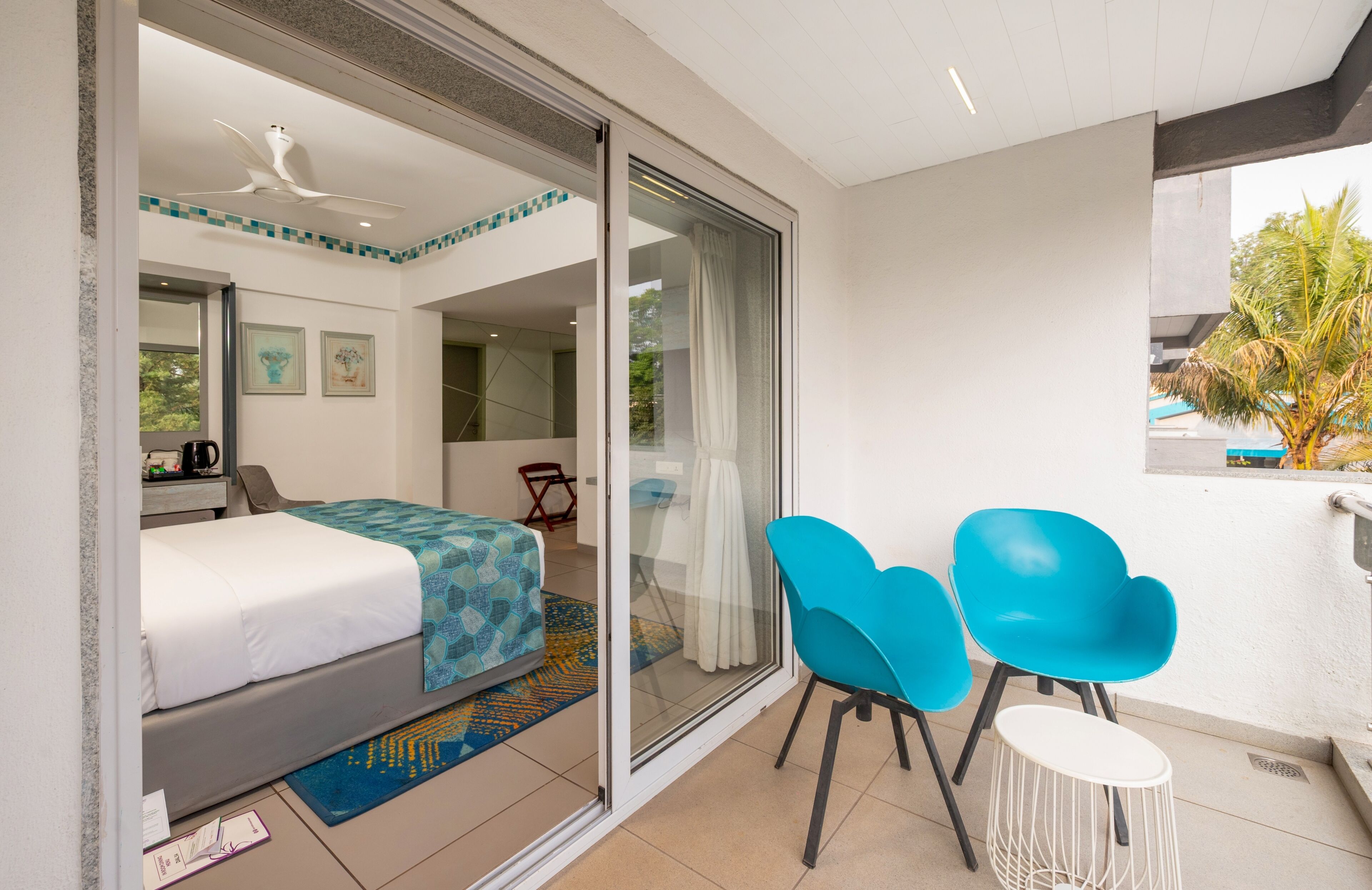 Habitación Deluxe | 1 dormitorio, caja fuerte, escritorio y cortinas opacas