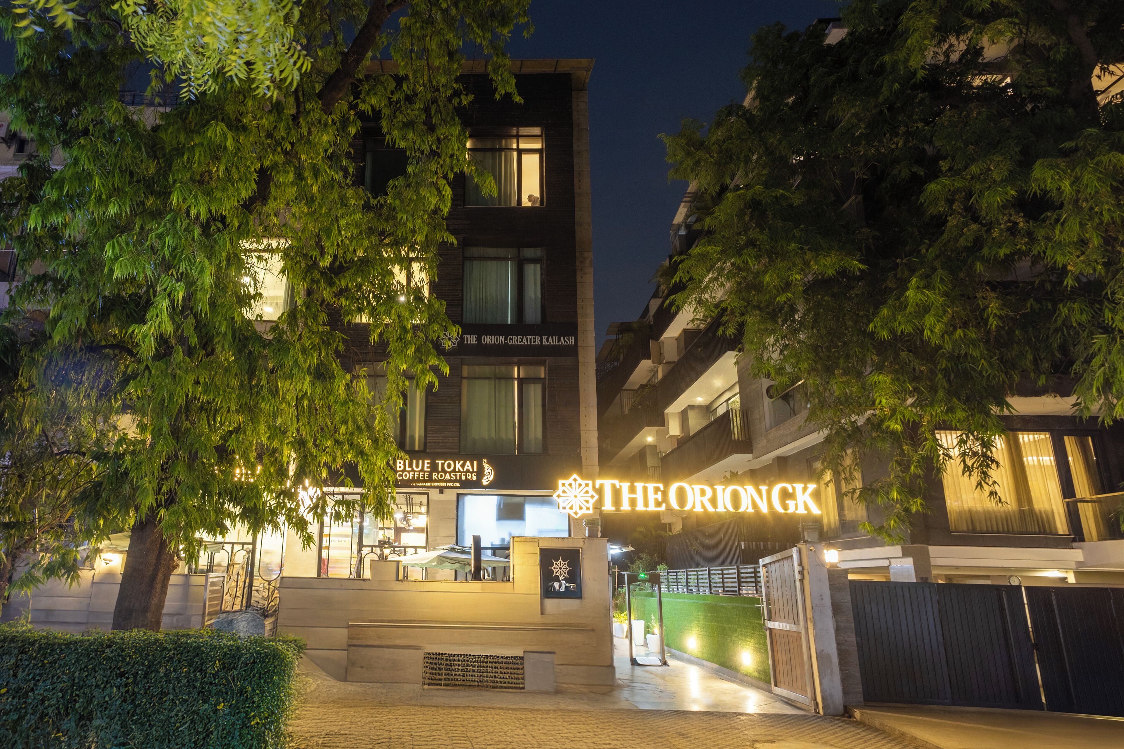 Front of property - evening/night