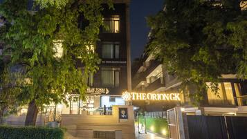 Front of property - evening/night