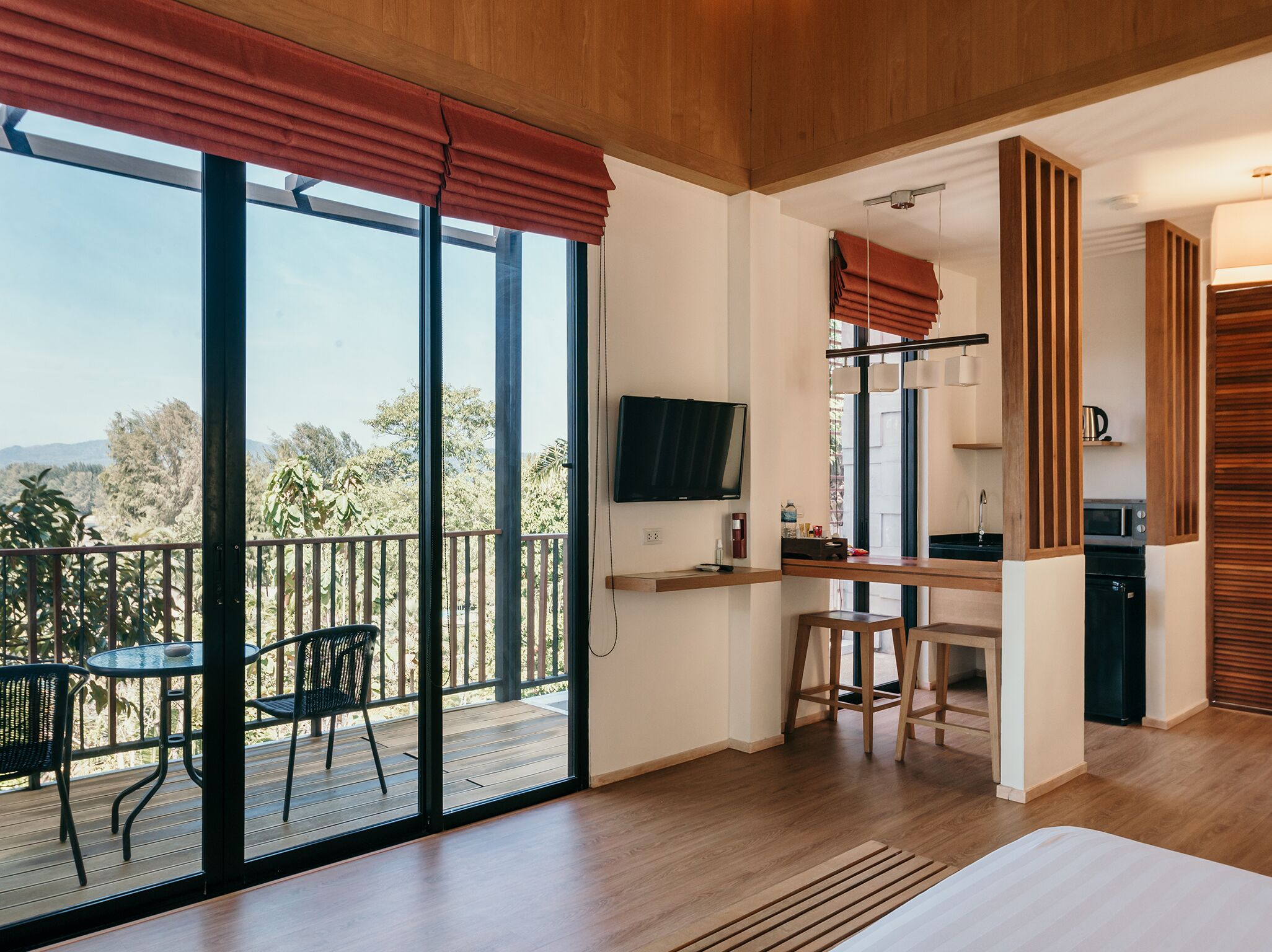 studio deluxe building | 1 bedroom, minibar, in-room safe, desk