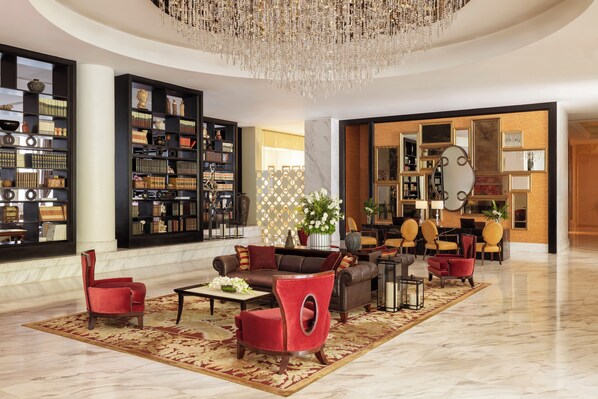 Lobby - Raffles Makati (Makati)