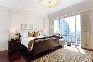 Premium bedding, minibar, in-room safe, desk