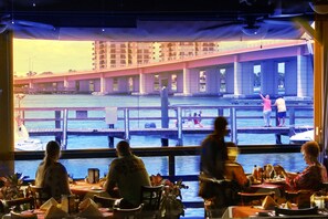 2 restaurants; lunch, dinner, and brunch served - The Riverview Hotel (New Smyrna Beach)