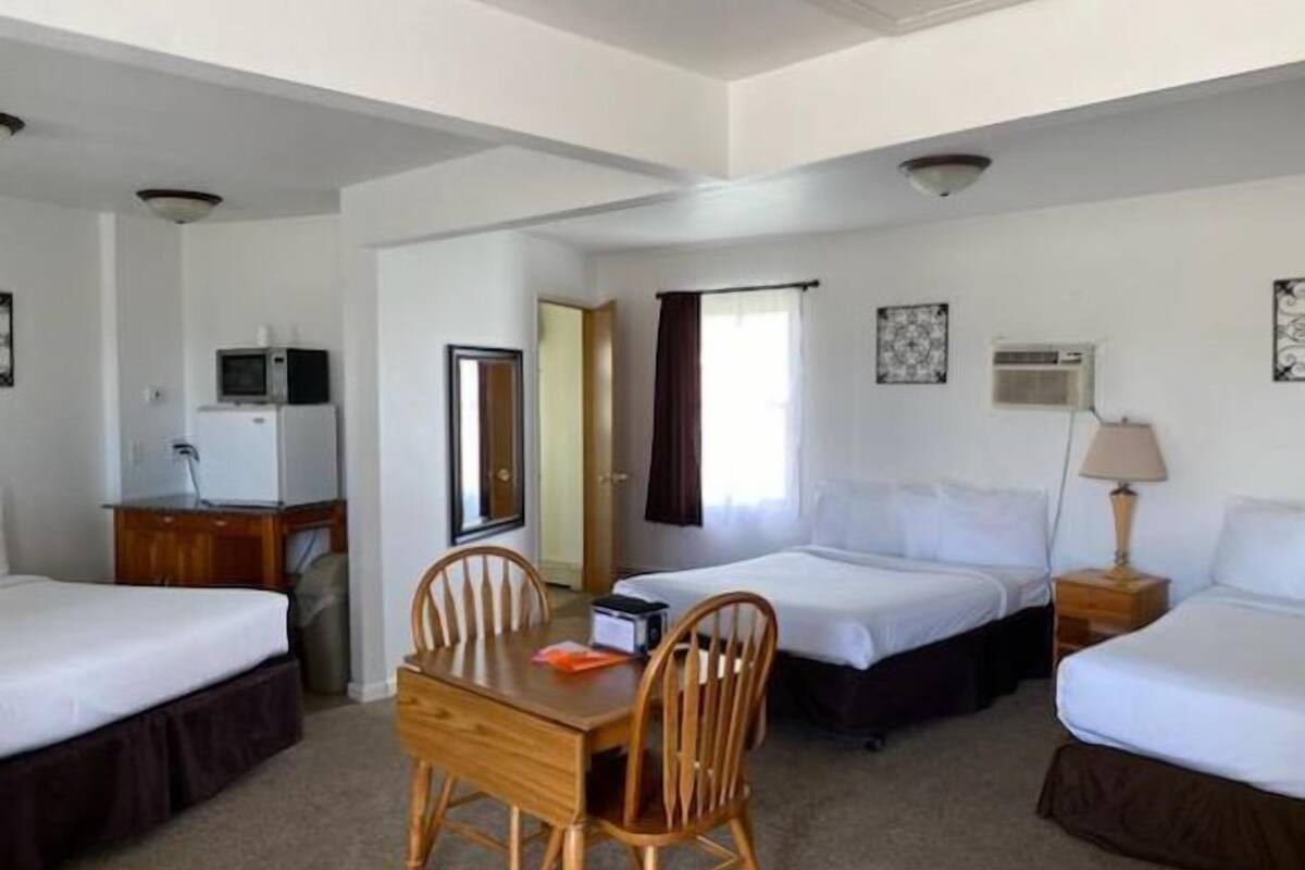 Standard Room, Multiple Beds | Individually decorated, cots/infant beds, rollaway beds, free WiFi