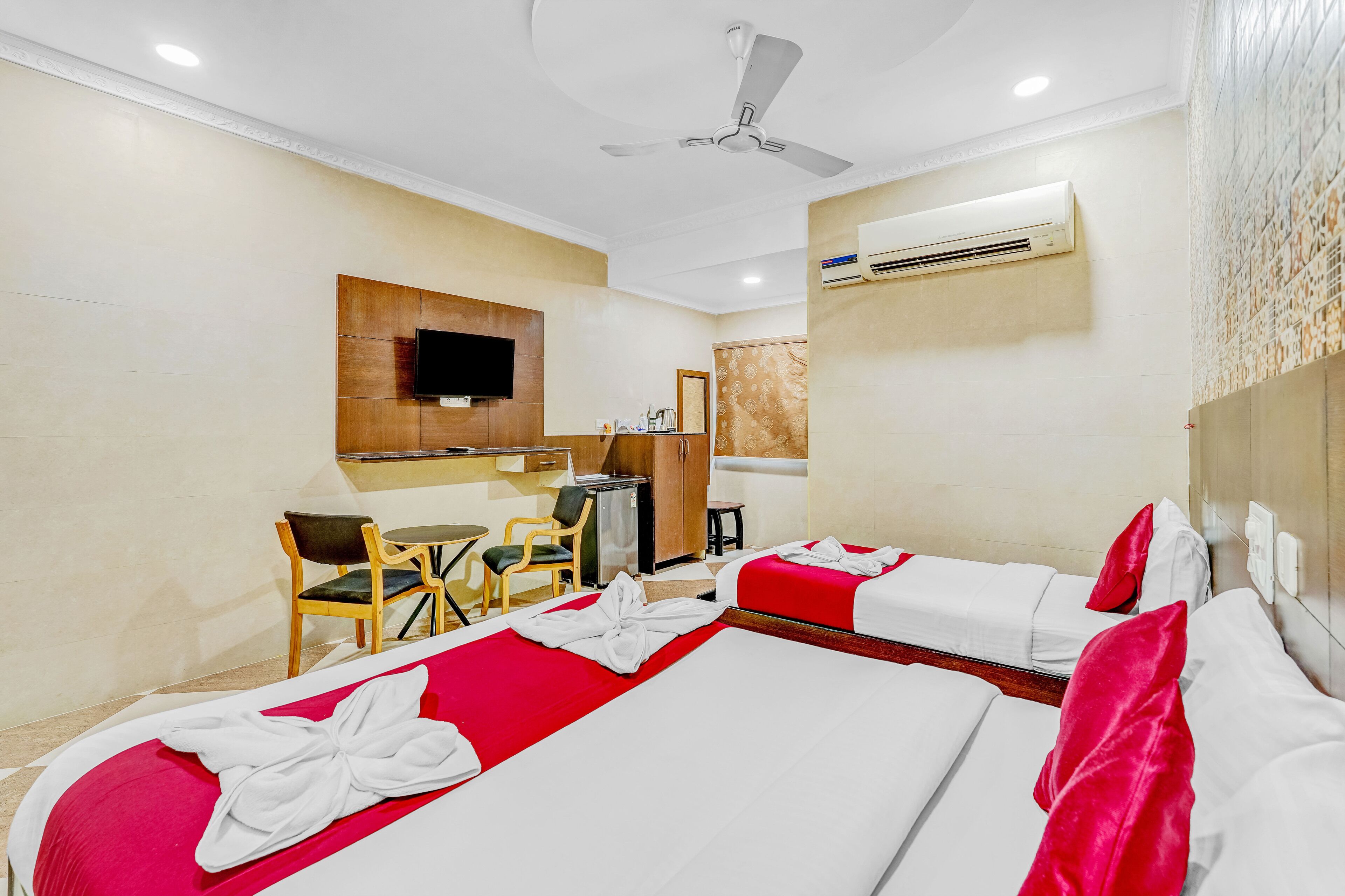 Photo - Season 4 Residences - Teynampet Near Apollo Hospital ,Balaji Dental, US Consulate