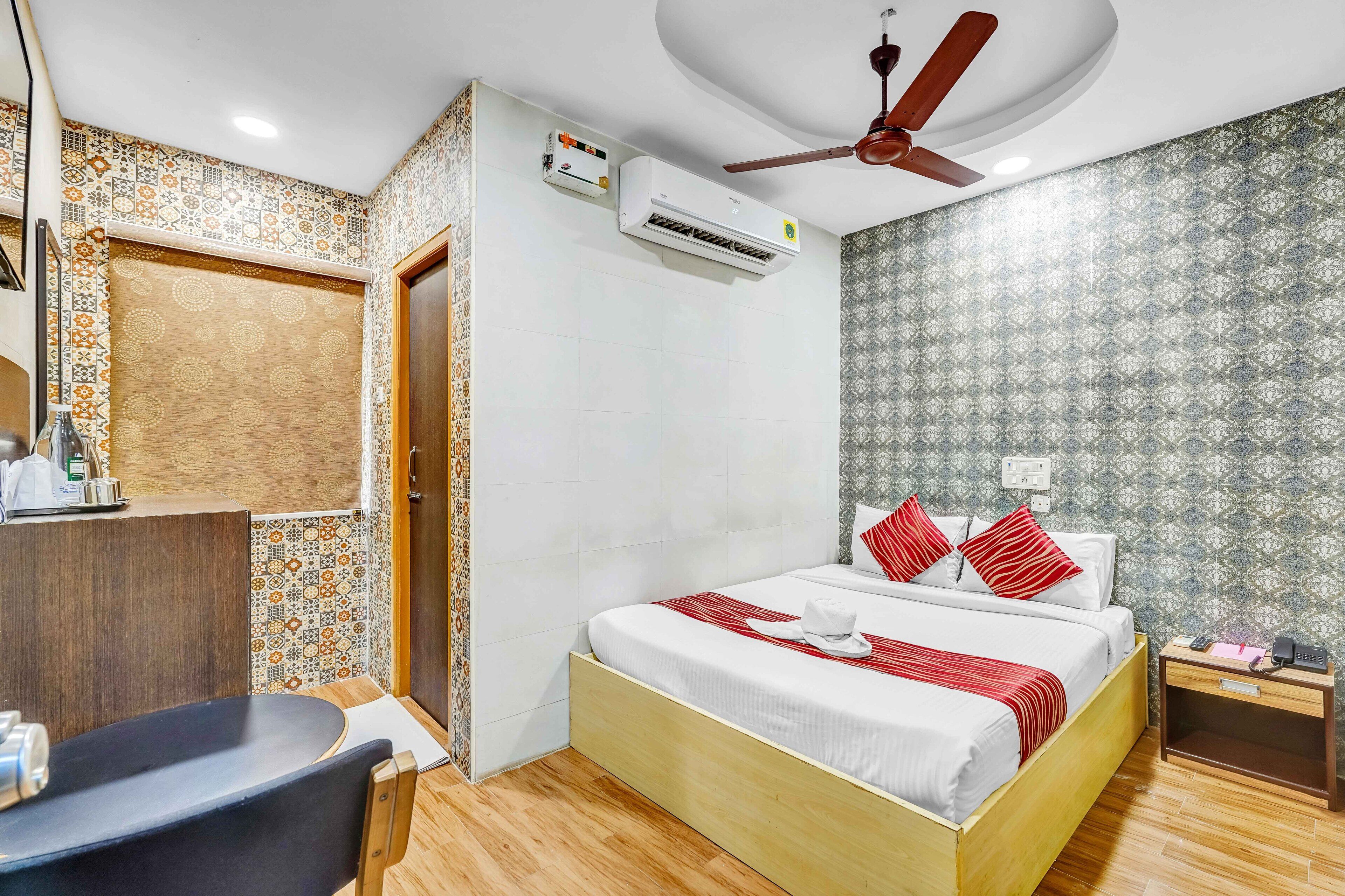 Photo - Season 4 Residences - Teynampet Near Apollo Hospital ,Balaji Dental, US Consulate
