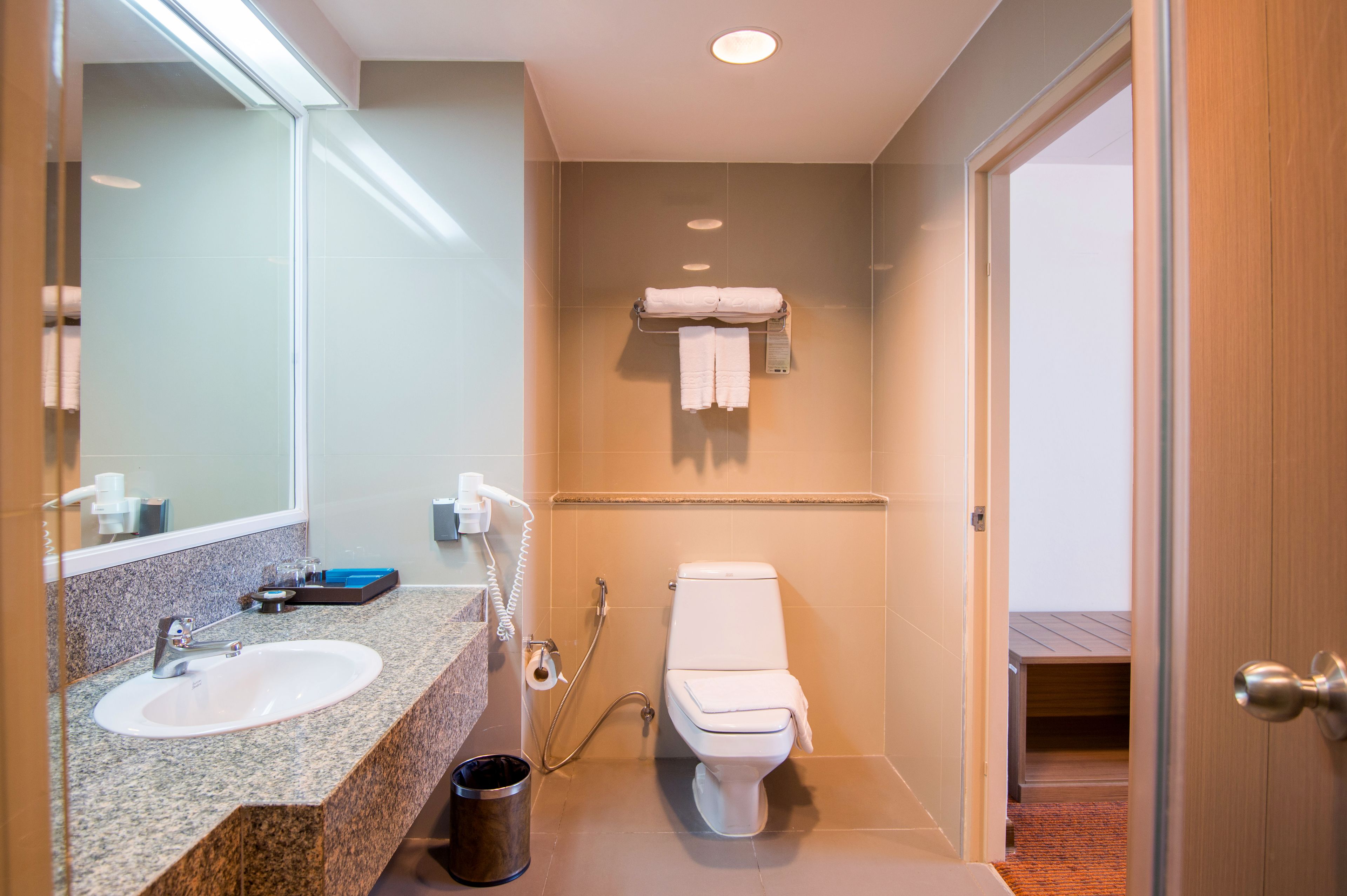 shower, free toiletries, hair dryer, towels