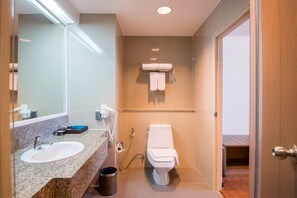 Shower, free toiletries, hair dryer, towels