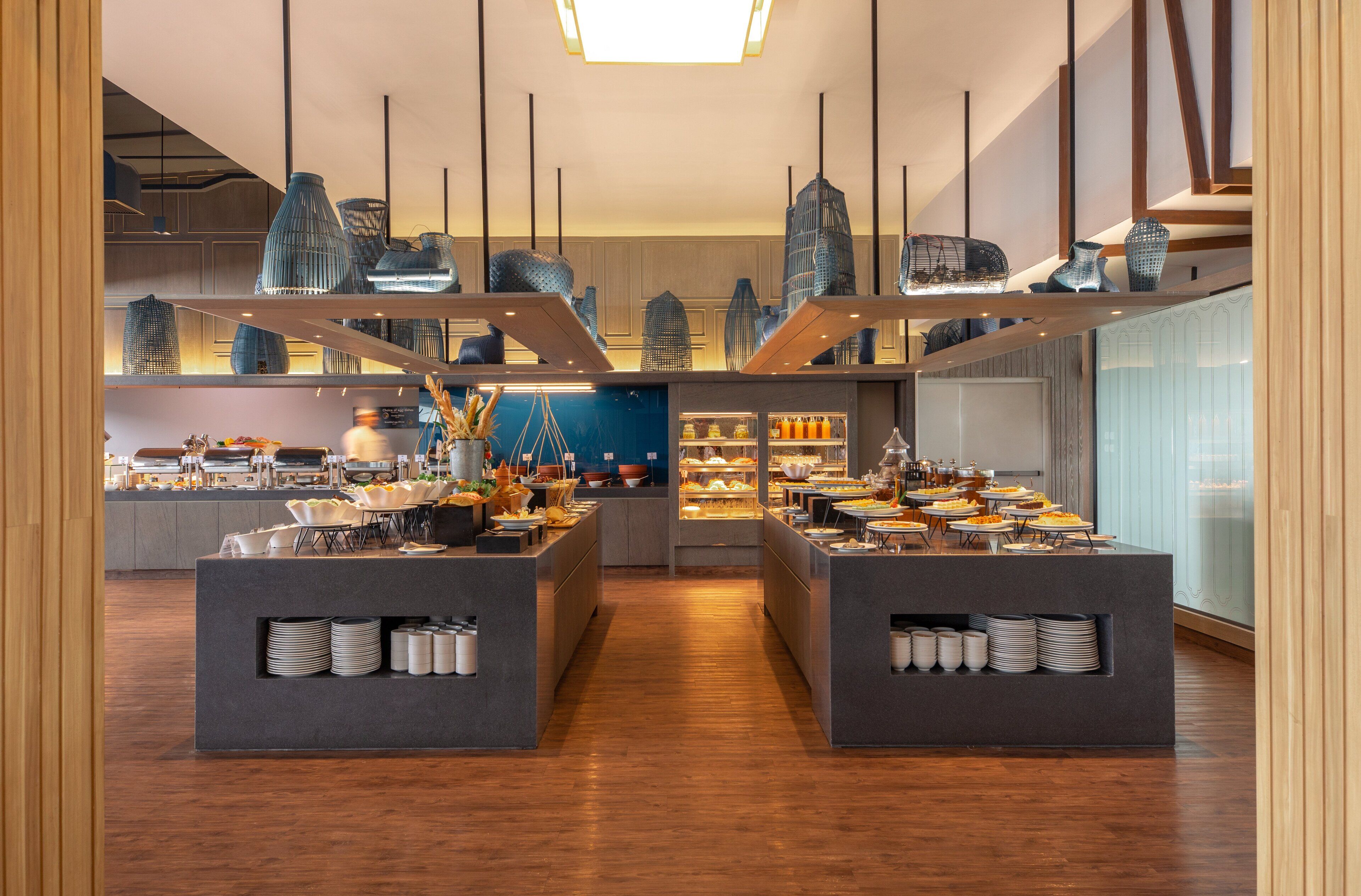 Petit déjeuner buffet (330 THB par personne)