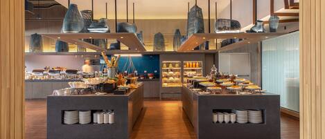 Daily buffet breakfast (THB 330 per person)