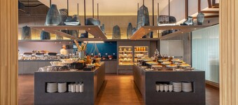 Centara Life Government Complex Hotel & Convention Centre Chaeng Watthana