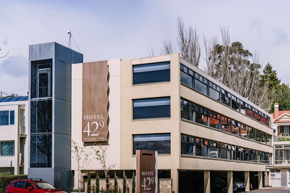 Façana frontal de l'allotjament