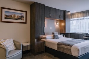 Deluxe Room | Premium bedding, laptop workspace, iron/ironing board, free WiFi - 429 Apartments and Suites (Sandy Bay)