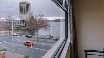 Queen Room | City view