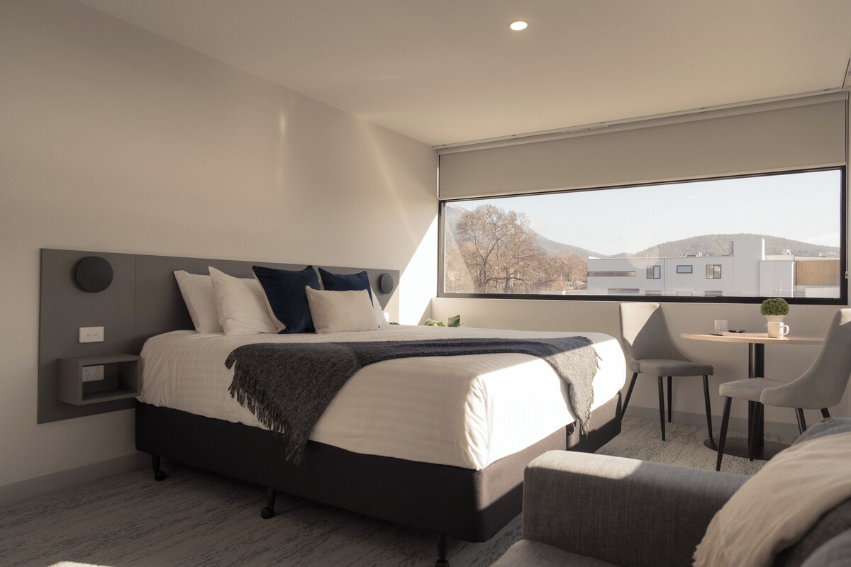 429 Apartments and Suites