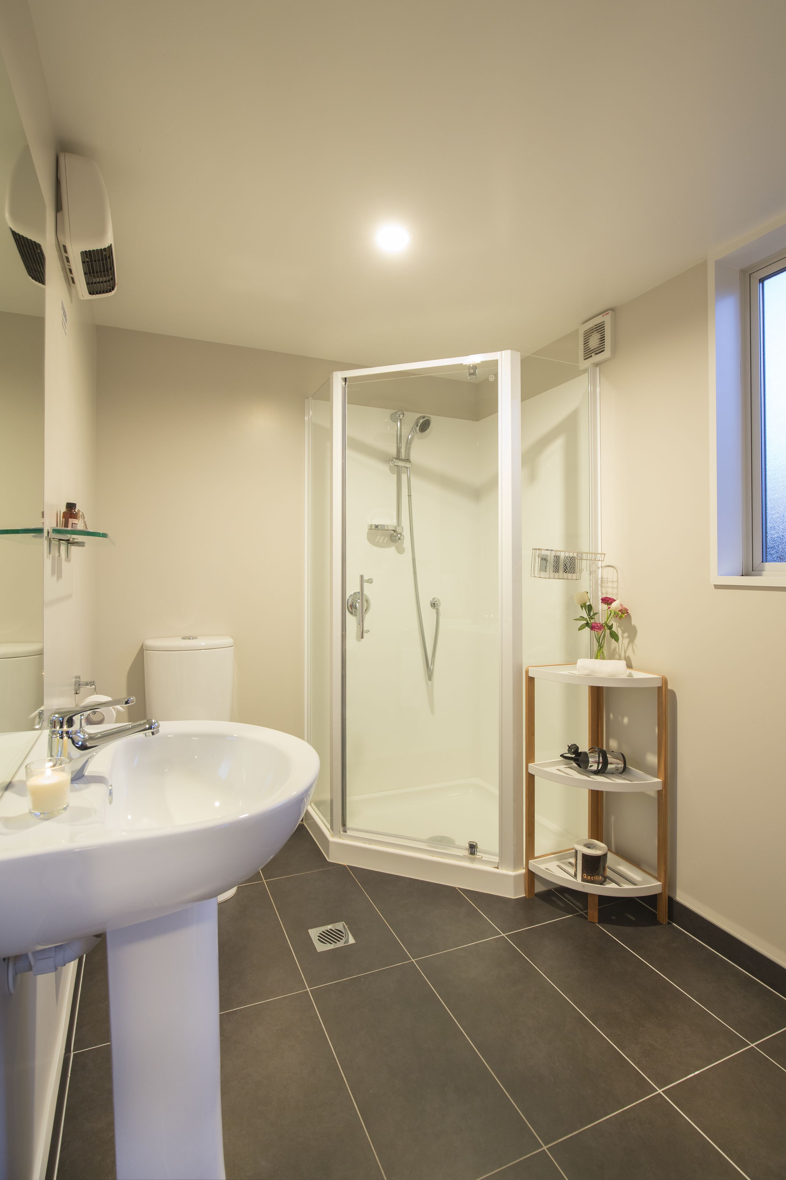 Standard Loft, 1 Bedroom | Bathroom | Shower, hair dryer, towels