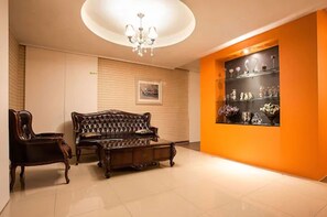 Televisión de pantalla plana, computadora