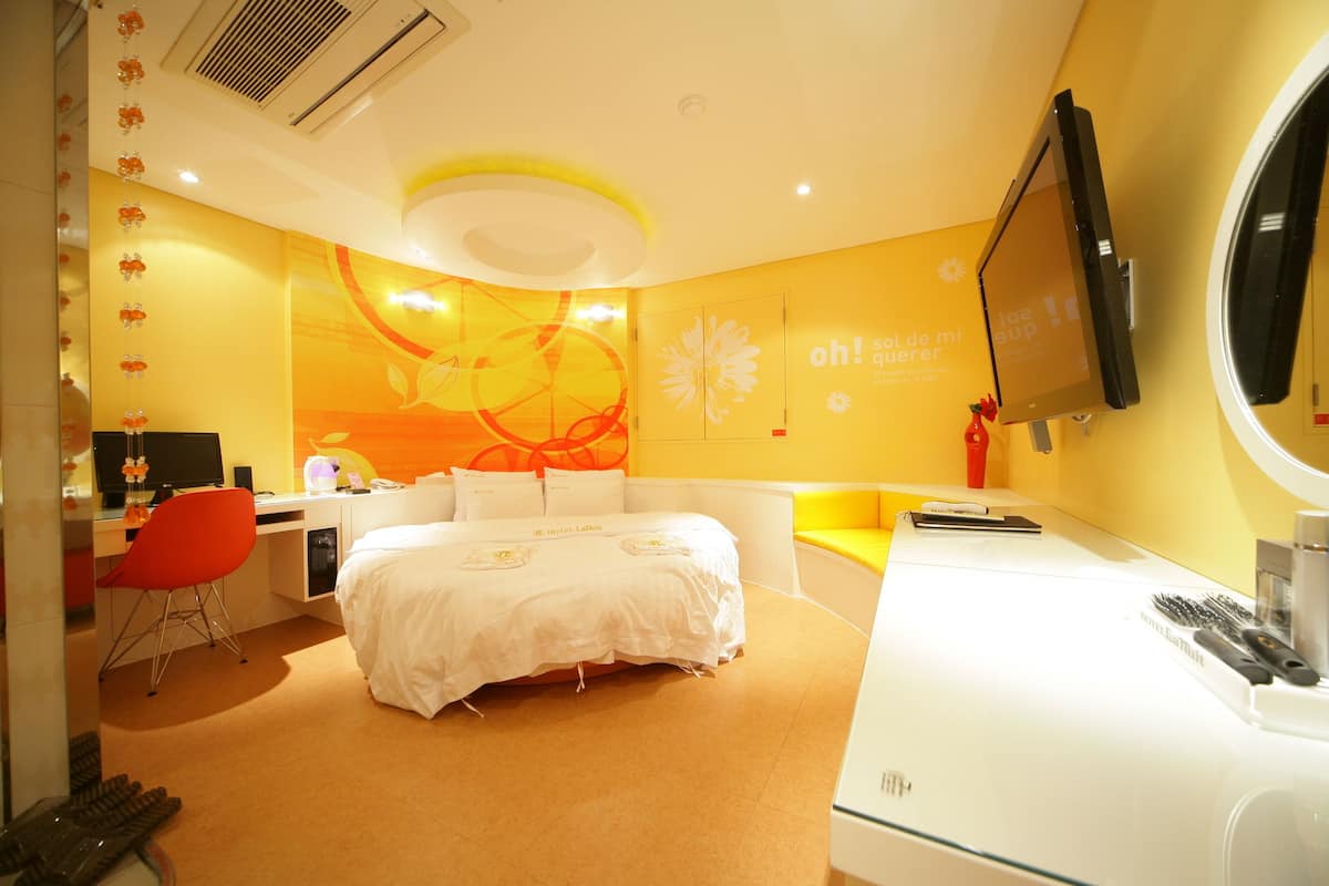 Standaard kamer | Een bureau, extra bedden, gratis wifi