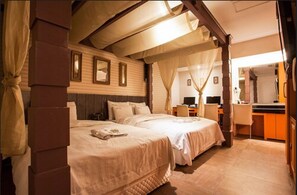 Svit (Family only/ Female only/ Male only) | Skrivbord, extrasÀngar och gratis wi-fi
