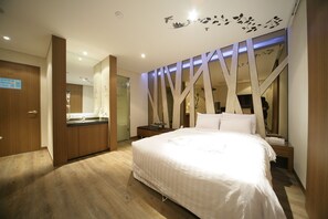 Standard Room | Desk, rollaway beds, free WiFi - LaNuit Hotel (Seoul)