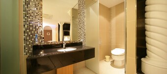 LaNuit Hotel
