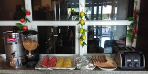 Free daily buffet breakfast - Rama Kata Beach Hotel (Karon)