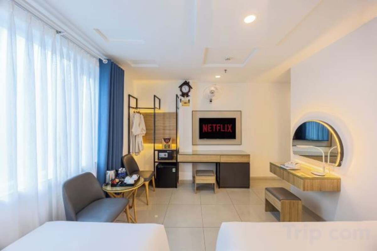 Minibar, in-room safe, blackout curtains, iron/ironing board