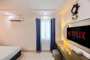 Minibar, in-room safe, blackout drapes, iron/ironing board - A25 Hotel - 14 Luong Huu Khanh (Ho Chi Minh City)