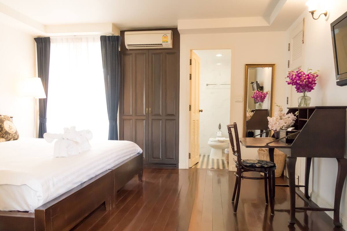 Bureau, Wi-Fi gratuit, décoration personnalisée