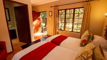 Basic Room | Premium bedding, Tempur-Pedic beds, in-room safe, blackout drapes