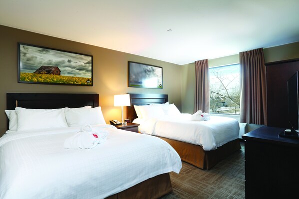 Suite Affaires | Bureau, espace de travail pour ordinateur portable, rideaux occultants