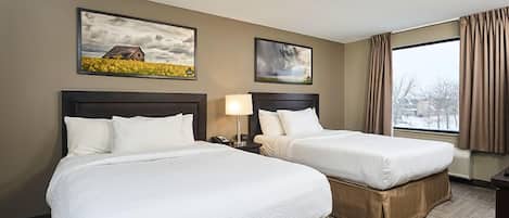 Suite Business | Escritorio, espacio para trabajar con un portátil, cortinas opacas