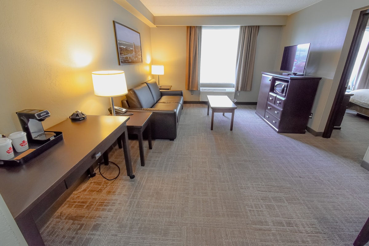 Canda Inns Canad Inns Destination Centre Transcona in Winnipeg: Reviews, Deals ...