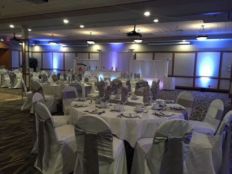 Canad Inns Destination Centre Transcona - Image 53
