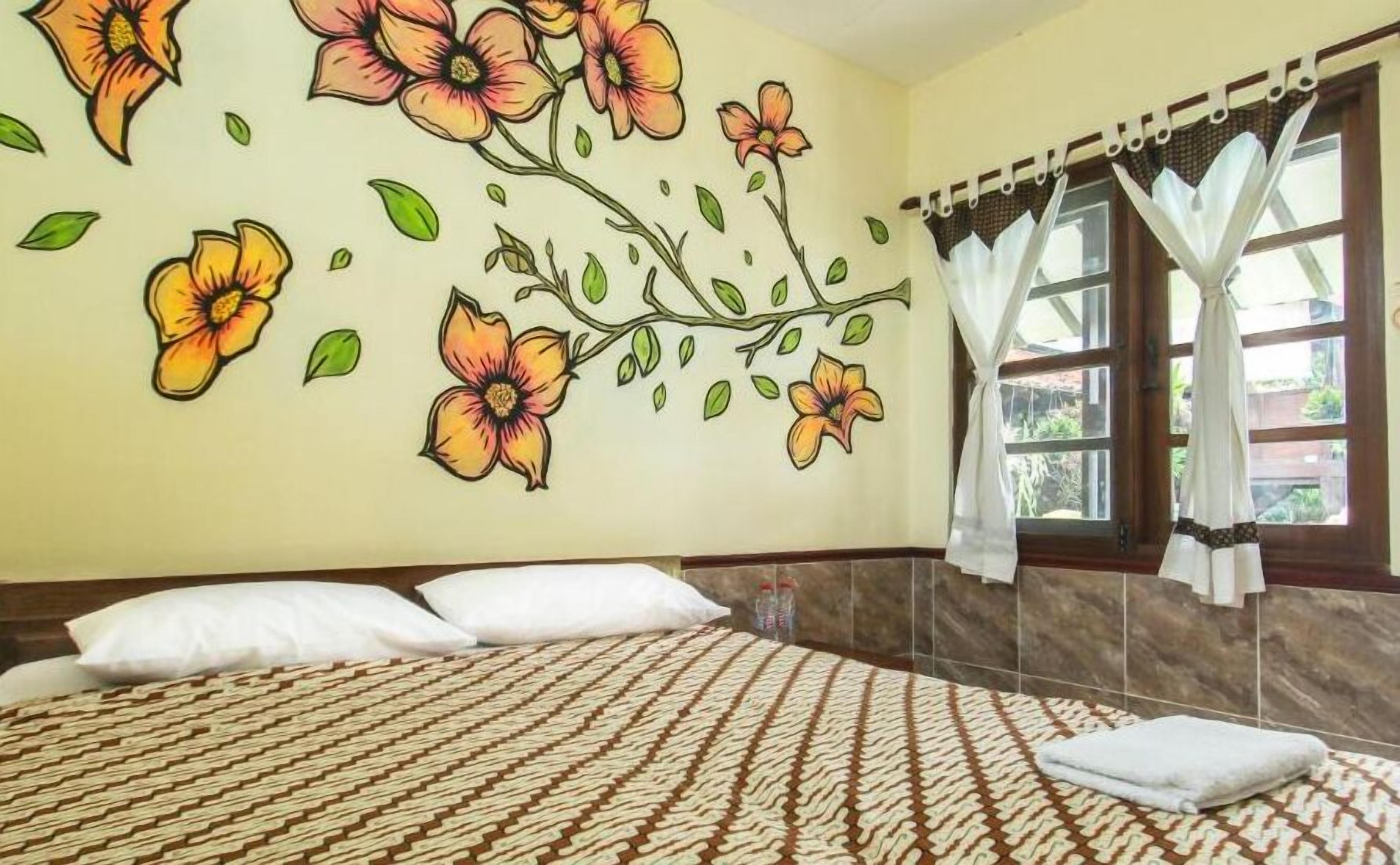 In-room safe, desk, free WiFi, bed sheets