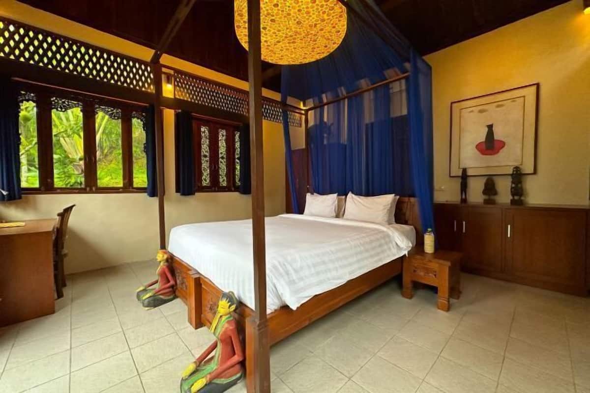 1 bedroom, free minibar items, in-room safe, individually decorated