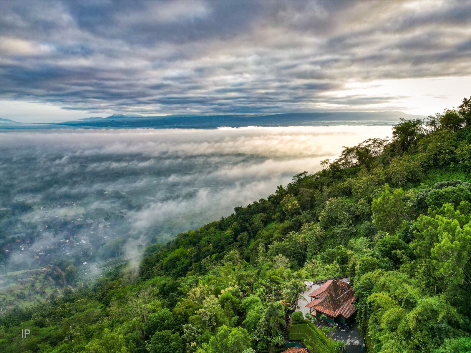 deluxe villa, 2 bedrooms, private pool | living area | 43-inch smart tv with cable channels