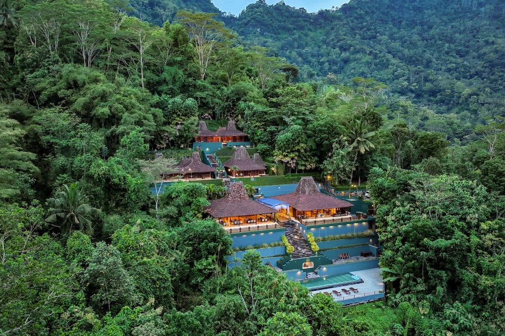 Villa Borobudur Resort