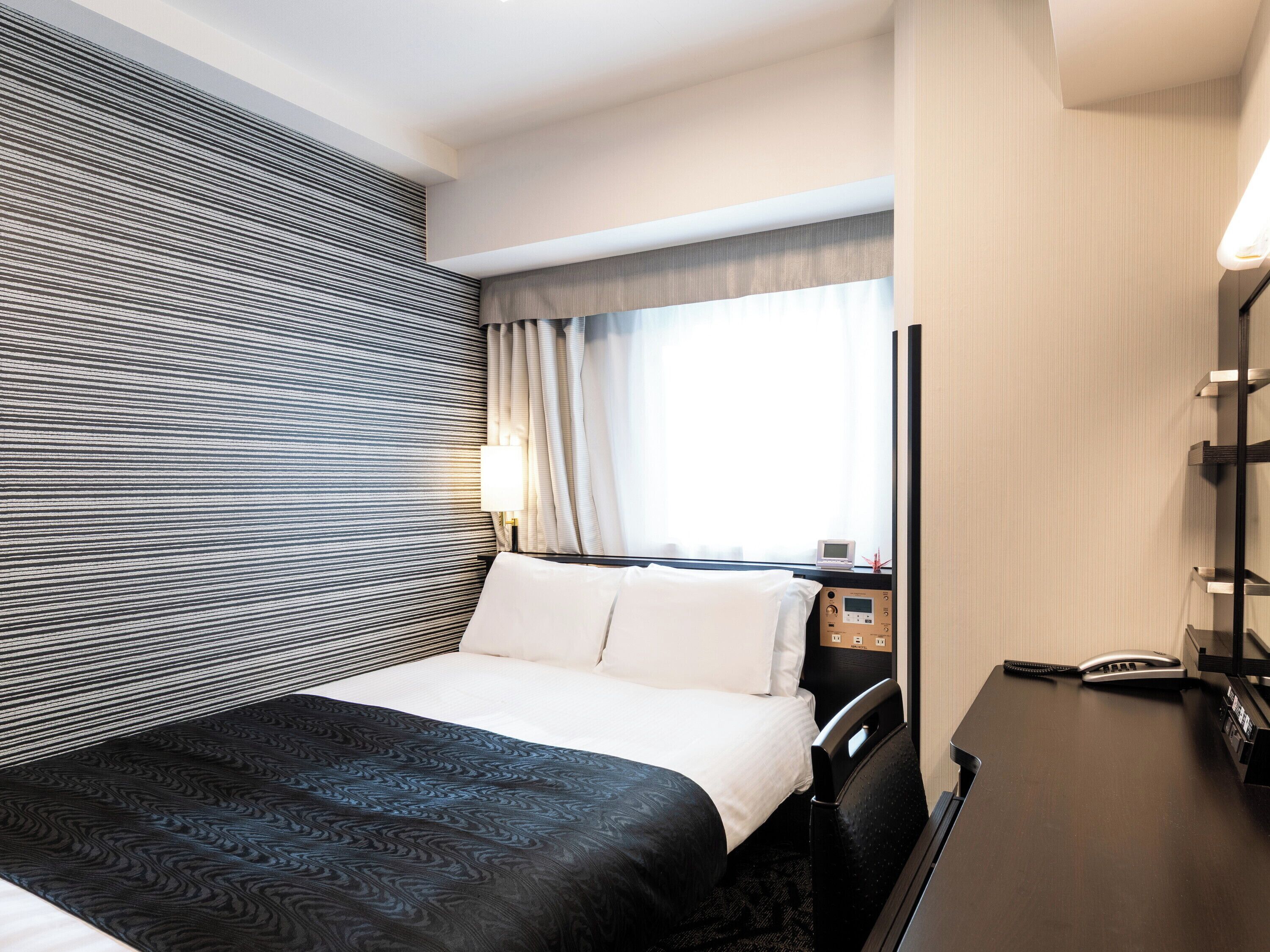 ダブルルーム 本館 禁煙 | 羽毛の掛け布団、デスク、遮光カーテン、WiFi (無料)