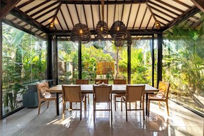 Vila Deluks, 3 kamar tidur (6 people) | Makan di kamar