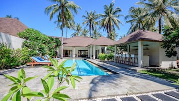 Deluxe Villa, 2 Bedrooms (4 People) | Minibar, in-room safe, individually decorated, individually furnished