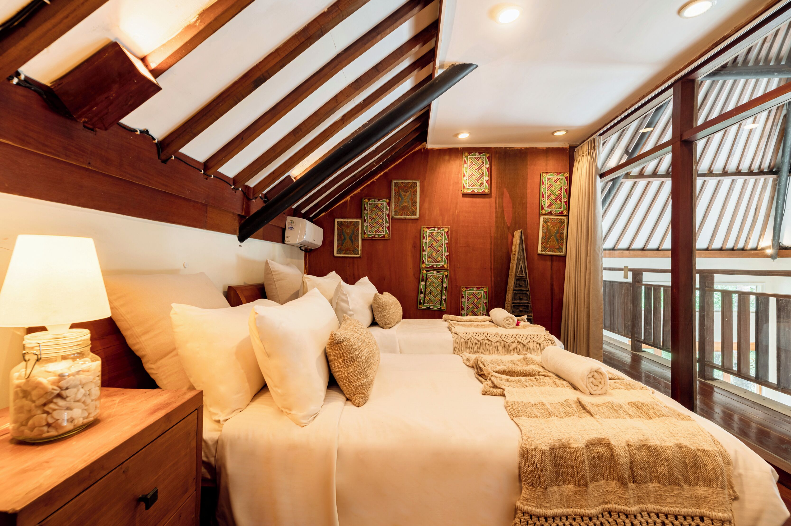 villa, 6 bedrooms | 1 bedroom, minibar, in-room safe, individually decorated