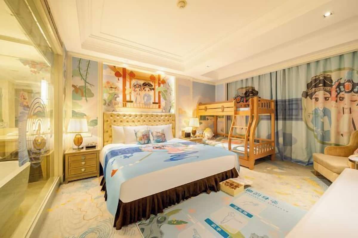 1 bedroom, minibar, in-room safe, desk