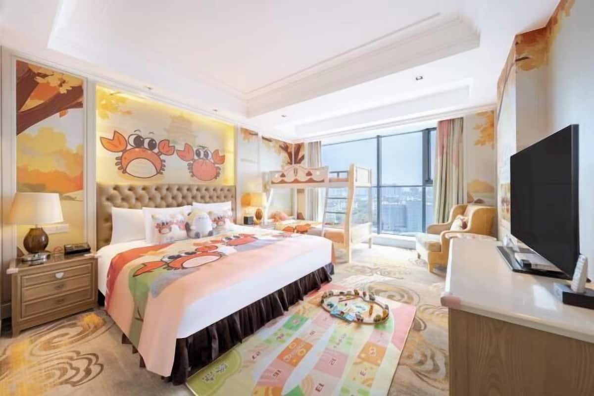 1 bedroom, minibar, in-room safe, desk