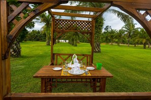 Dining - Beige Village Golf Resort & Spa (New Abirem)