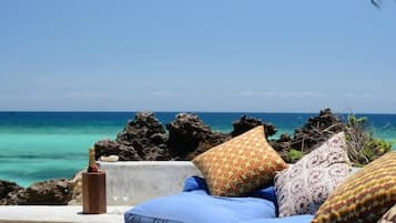 Private beach, sun loungers, beach umbrellas, beach towels