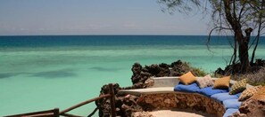 Private beach, sun-loungers, beach umbrellas, beach towels