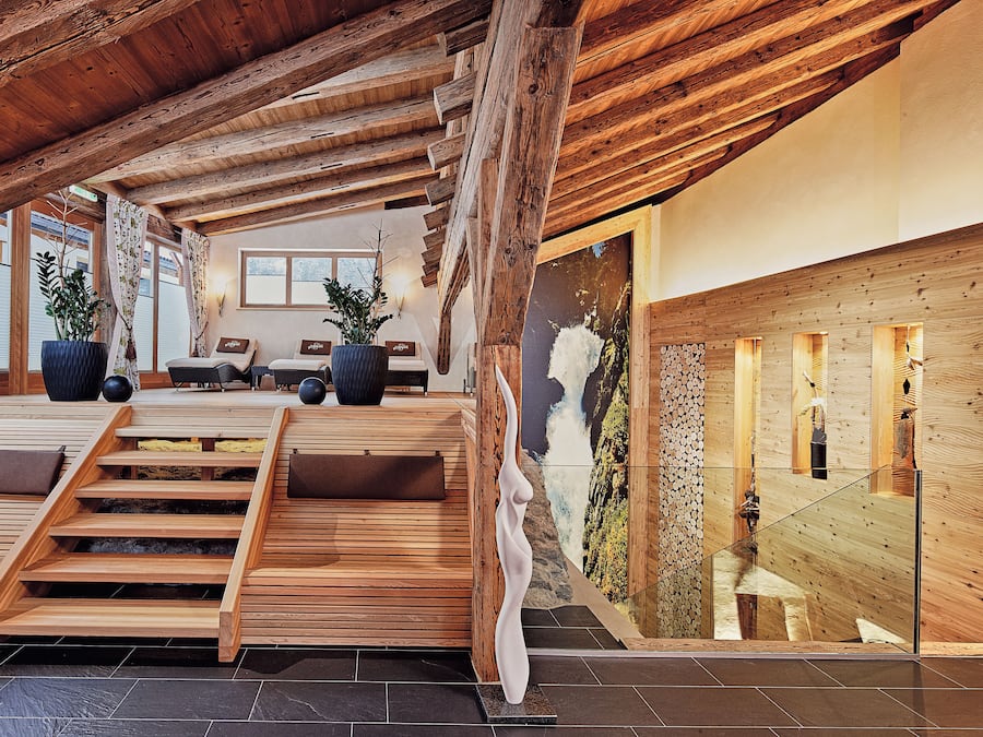 Sauna, steam room, massages