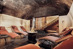 Sauna, steam room, massages