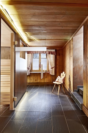 Sauna, steam room, massages